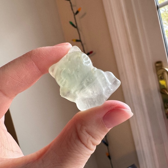 Fluoride Lucky Cat Figurine Crystal - Picture 3 of 6